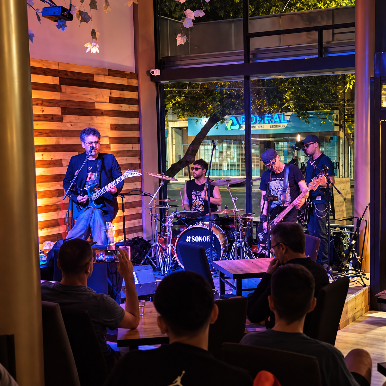 Show en vivo en Ristretto